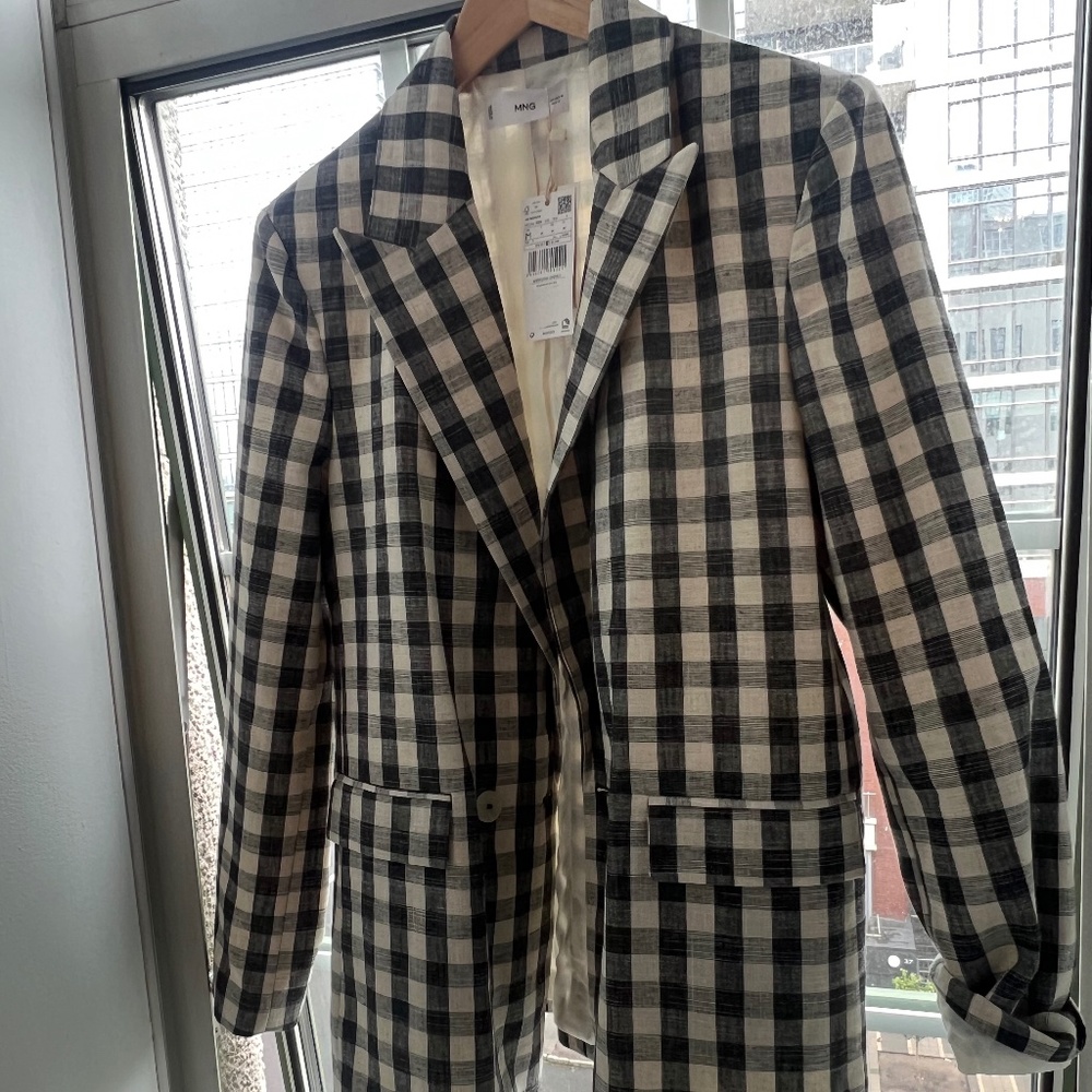 BRAND NEW - NEVER WORN WITH TAGS - Mango Emily linen blazer and short suit
